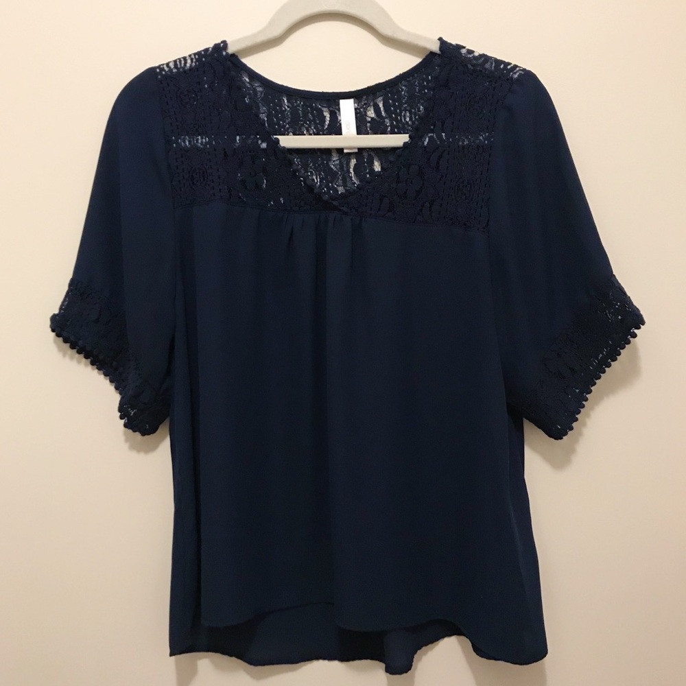 Flowy Lace Short Sleeve Blouse